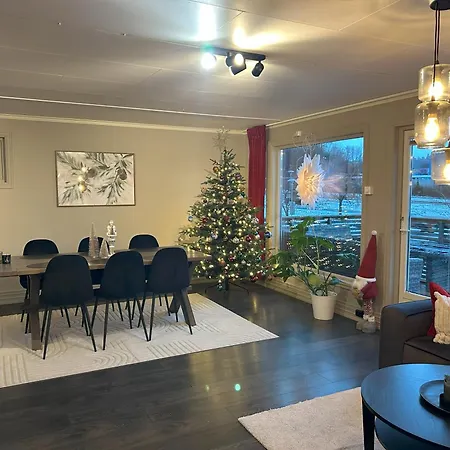 Sentral Familiebolig Med Parkering Villa *